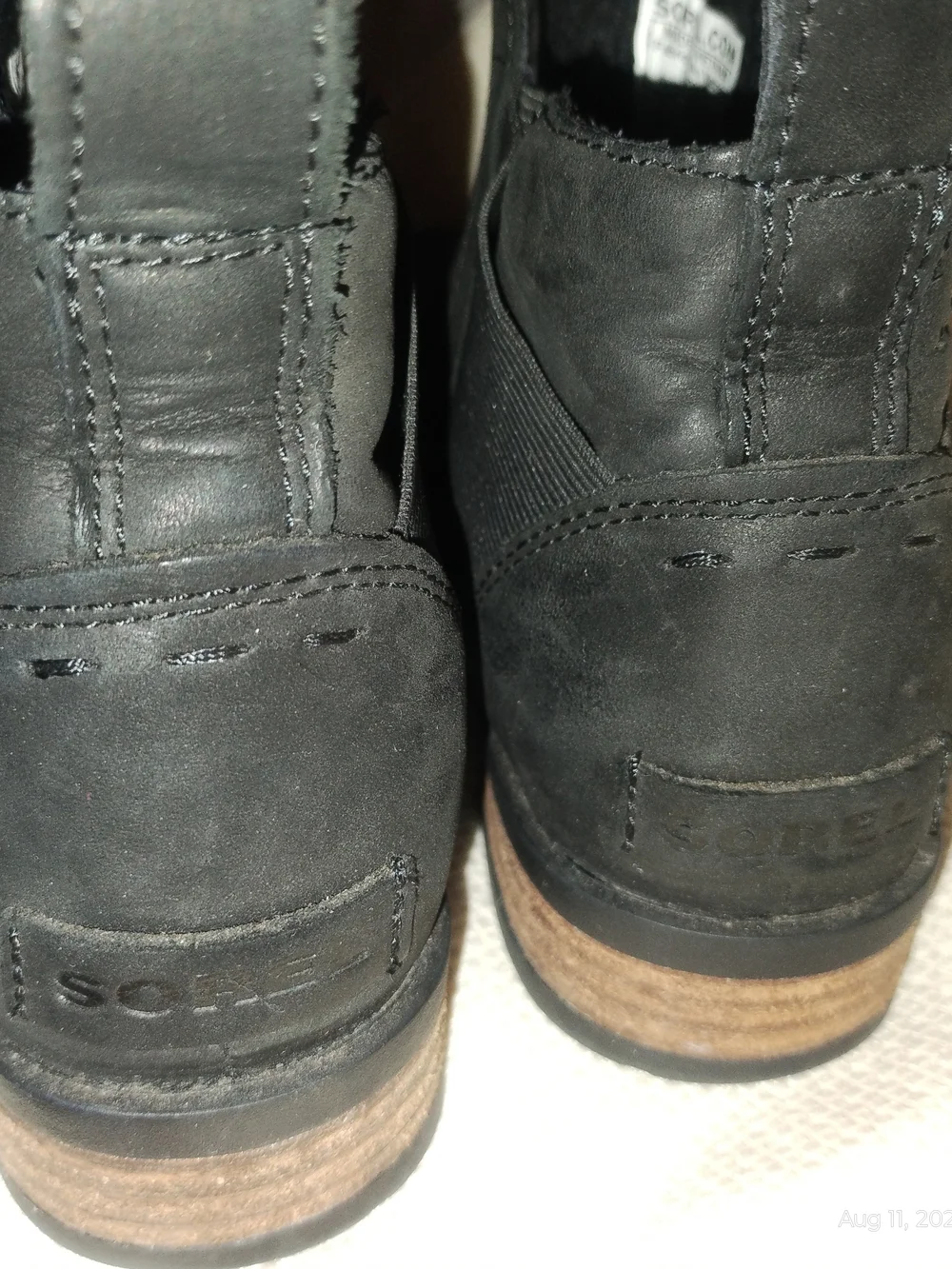 Sorel Emelie Size 6 Chelsea Boots